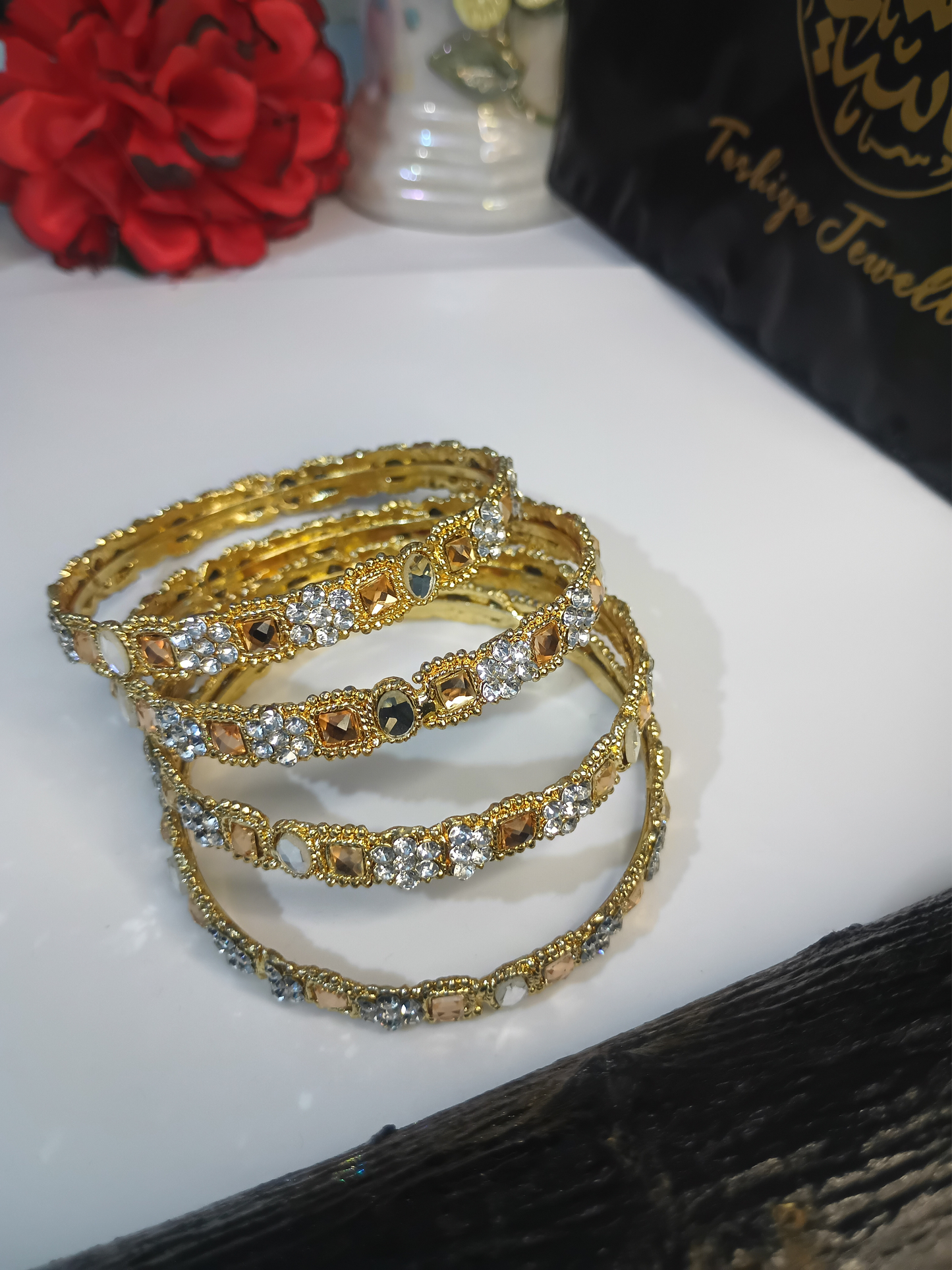 Article A112 HUNAR-E-ZAR