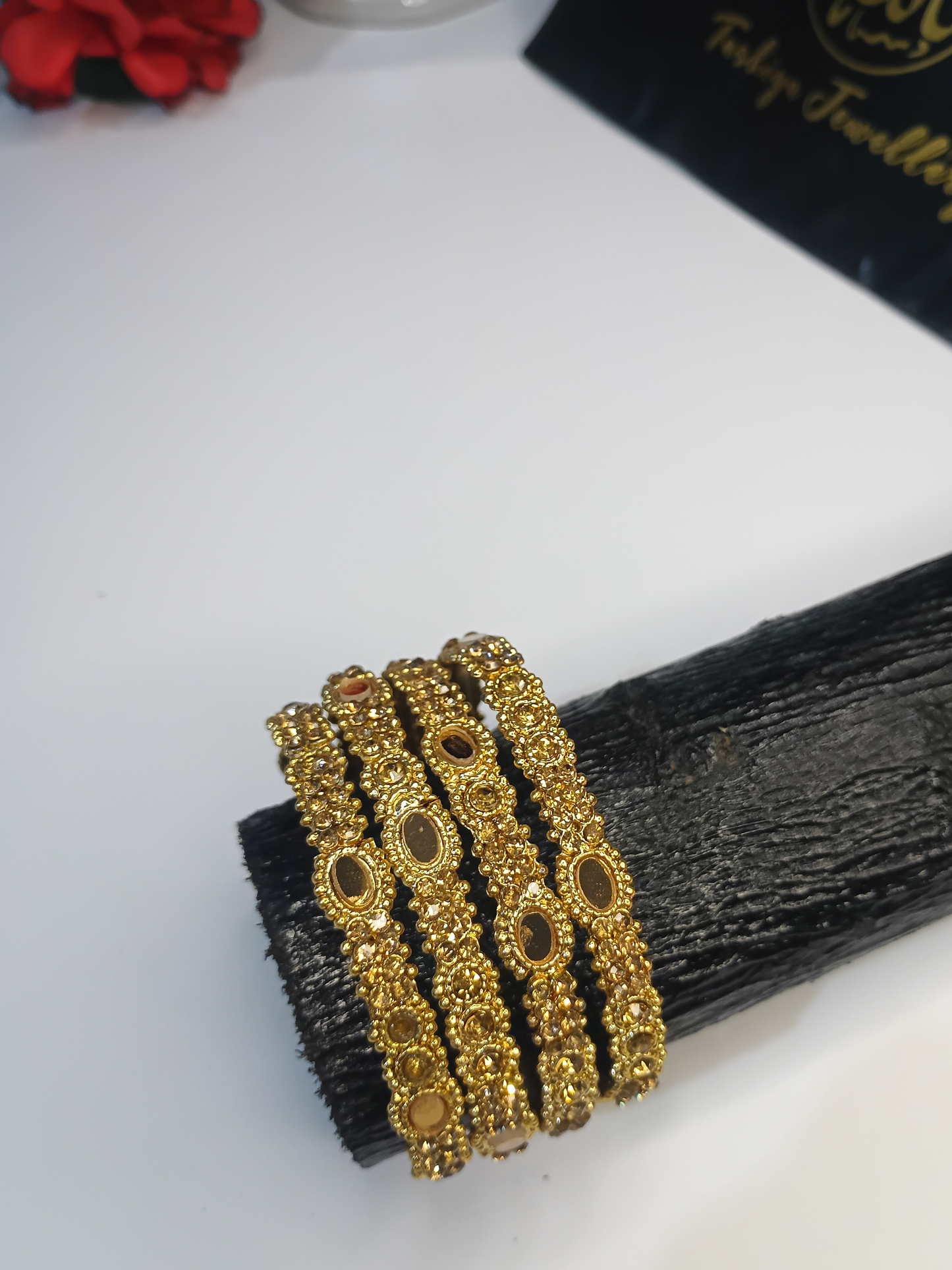 Article A111 HUSN-E-TAJ