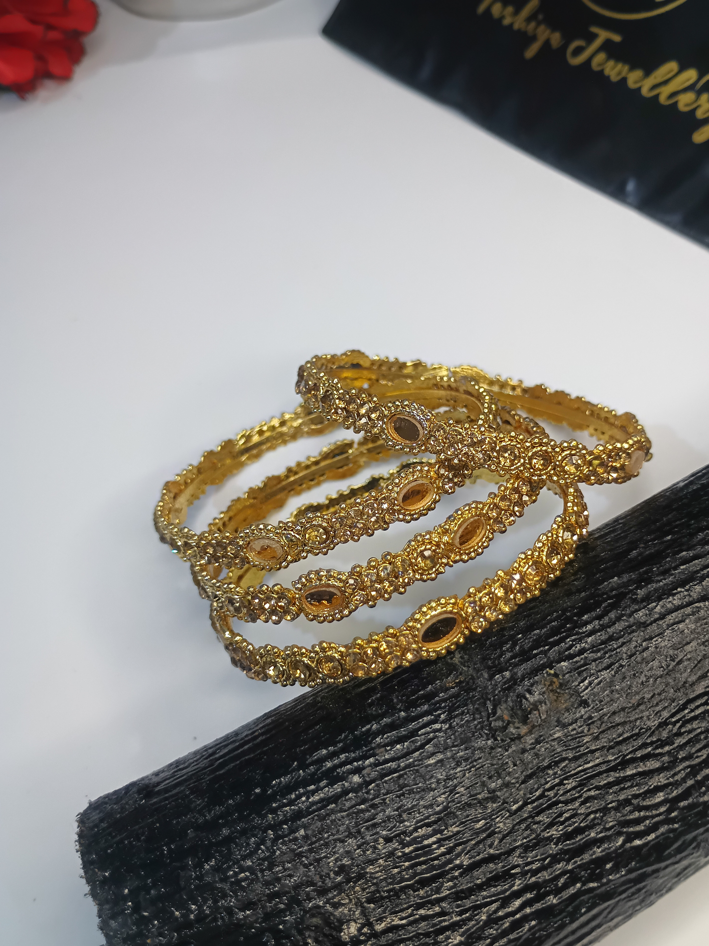 Article A111 HUSN-E-TAJ